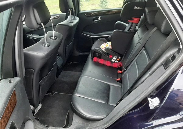 Mercedes-Benz Klasa E cena 45000 przebieg: 399000, rok produkcji 2010 z Karlino małe 46